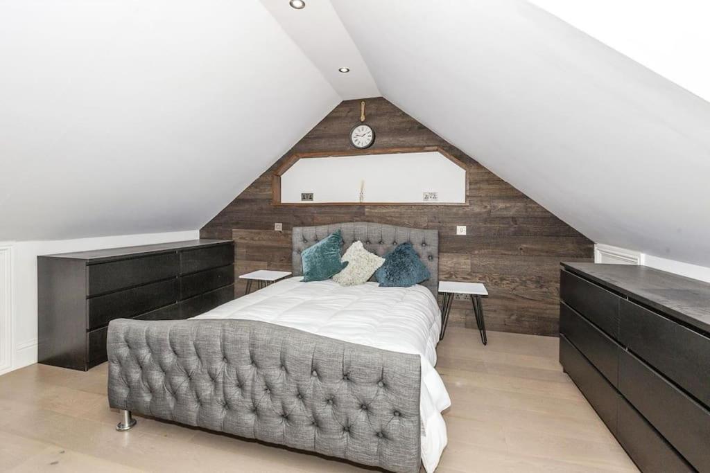 Lovely 2-Bed In Windsor Free Parking, 1 Mile From Legoland Dış mekan fotoğraf
